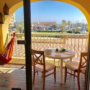 https://residence-port-hyeres-les-palmiers.aixenprovencehotels.org